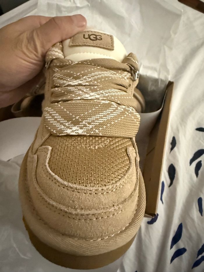 UGG femme 'Lowmel Sand » taille 36 eu authentique - photo numéro 4