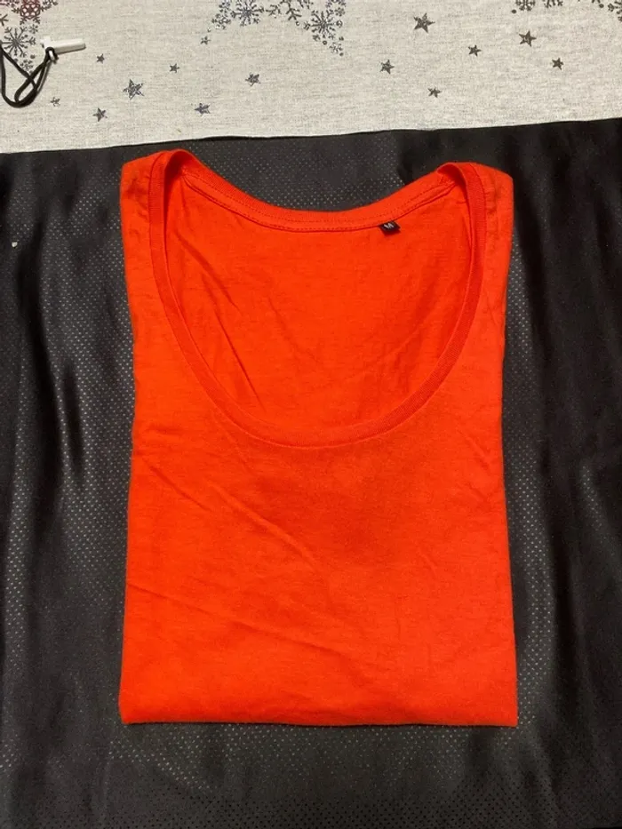 Tee-shirts orange corail - photo numéro 2