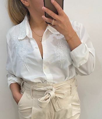 Chemise chic blanche vintage  avec broderie taille 46