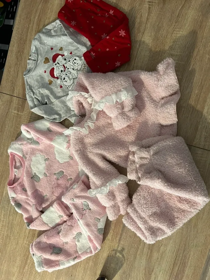 Lot 3 pyjamas deux pièces chaud 12/18 mois