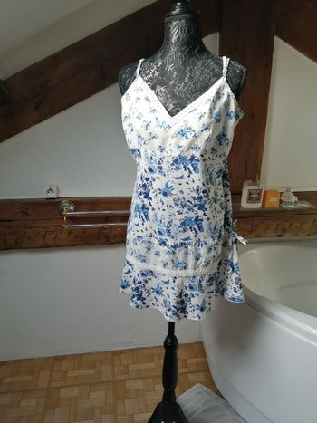 tunique / haut long léger avec des fleurs
