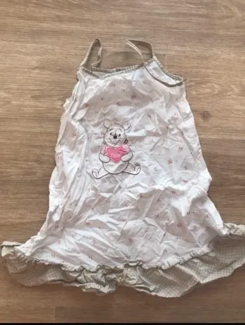 Robe bretelles 23 mois winnie l’ourson en très bon état