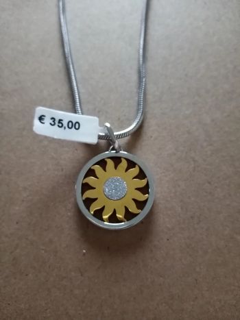 Collier et pendentif soleil magnétiques