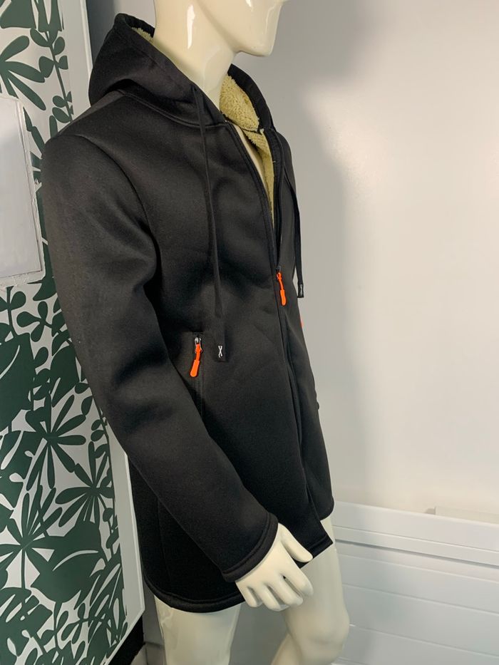 Veste à capuche long et noir - photo numéro 2