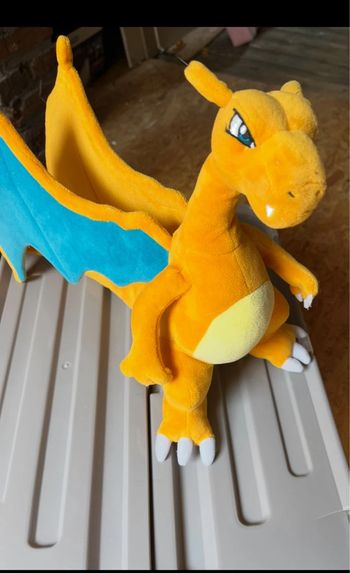 Dracaufeu Pokémon peluche