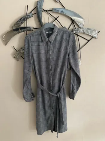 Magnifique robe légère mango casual taille M/38 motif pied de poule en parfait état