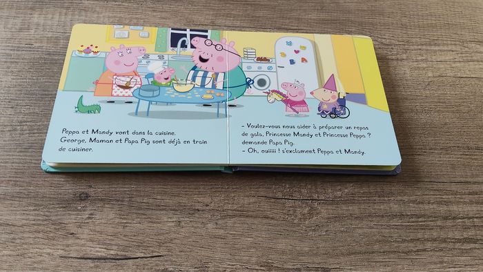Livre  "la soirée pyjama de Peppa" Peppa Pig - photo numéro 2