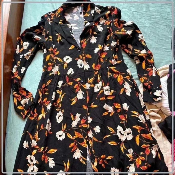Magnifique  chemise  robe  fleurie  taille  34  marque  chicorée - photo numéro 2
