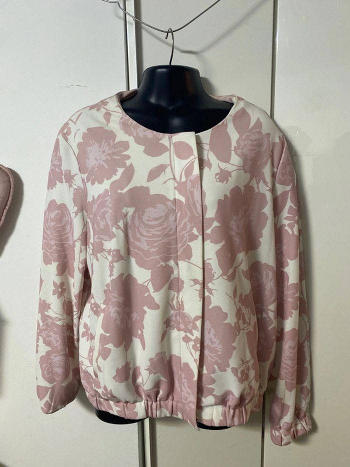 Veste habillé. Qualité . Taille 42.