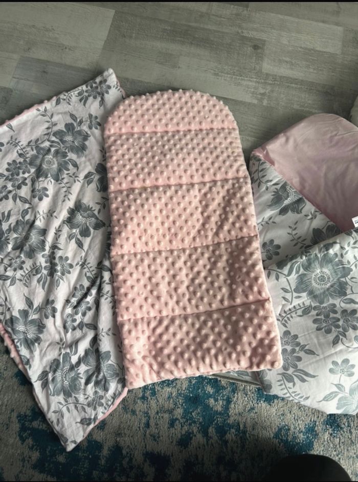 Réducteur de lit de bébé - photo numéro 4