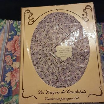 parure de lit fleurie neuve