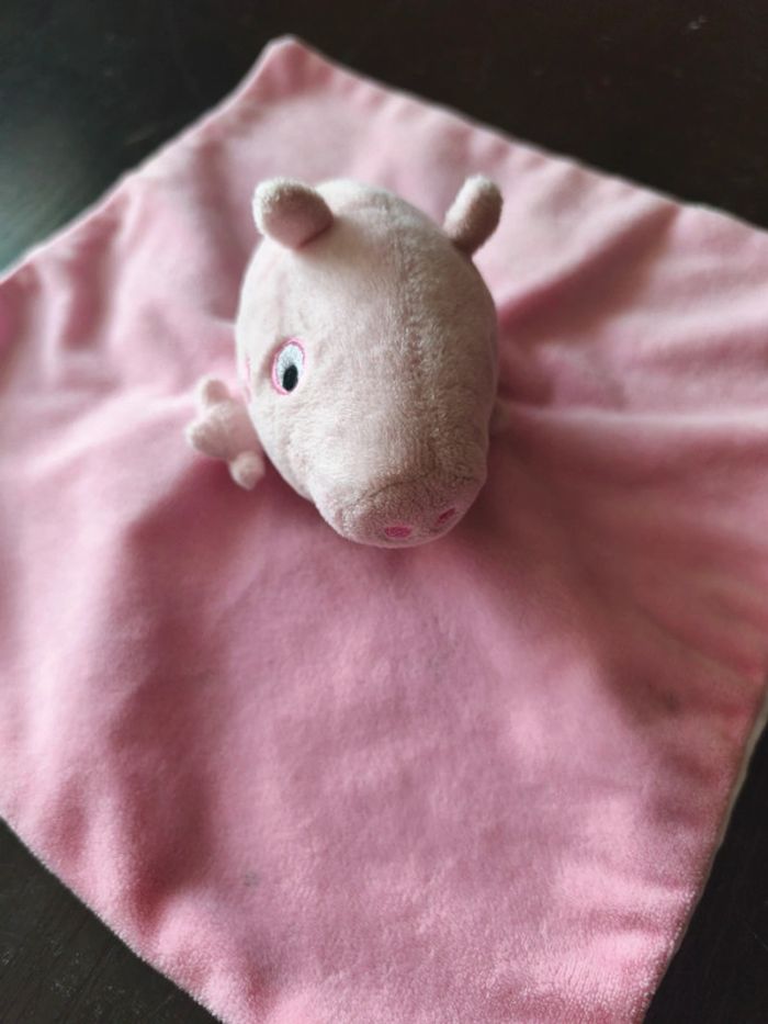 Doudou Peppa pig - photo numéro 2