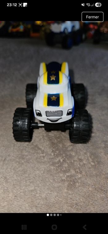 Voiture blaze monster machine en bon état