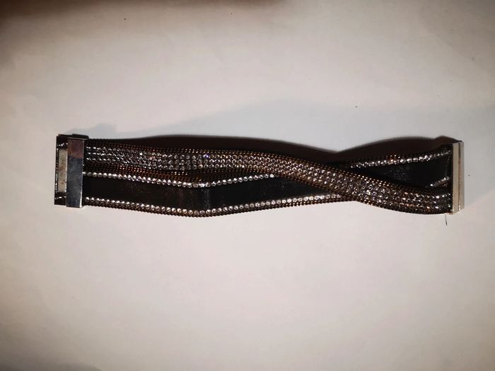 Bracelet double noir et strass - photo numéro 2