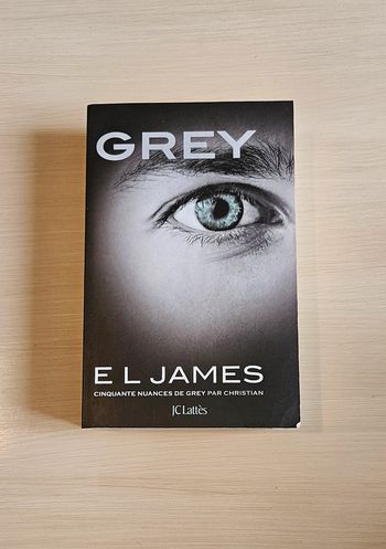 Livre Grey cinquante nuances de Grey par christian