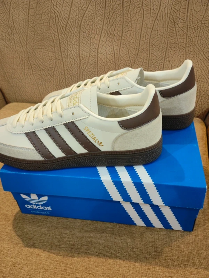 Adidas HANDBALL SPEZIAL taille 37 - photo numéro 2