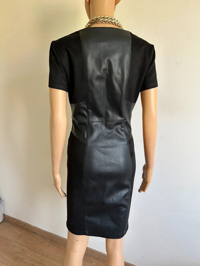 Robe noire à manches courtes avec simili cuir Only taille M jamais portée - photo numéro 7