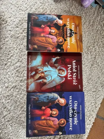 Lot de trois livres en polonais