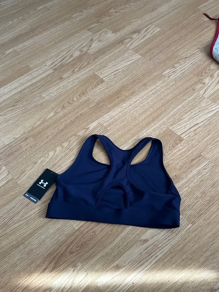 Brassière de sport under armour XS marine. - photo numéro 6