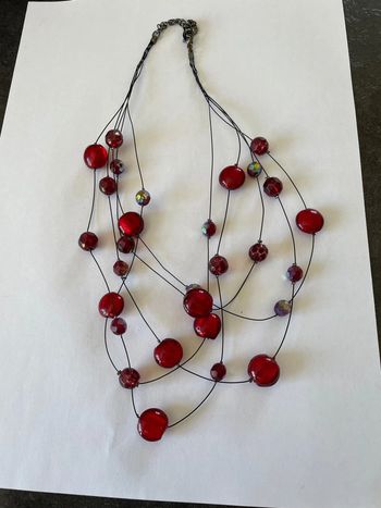 Collier rouge