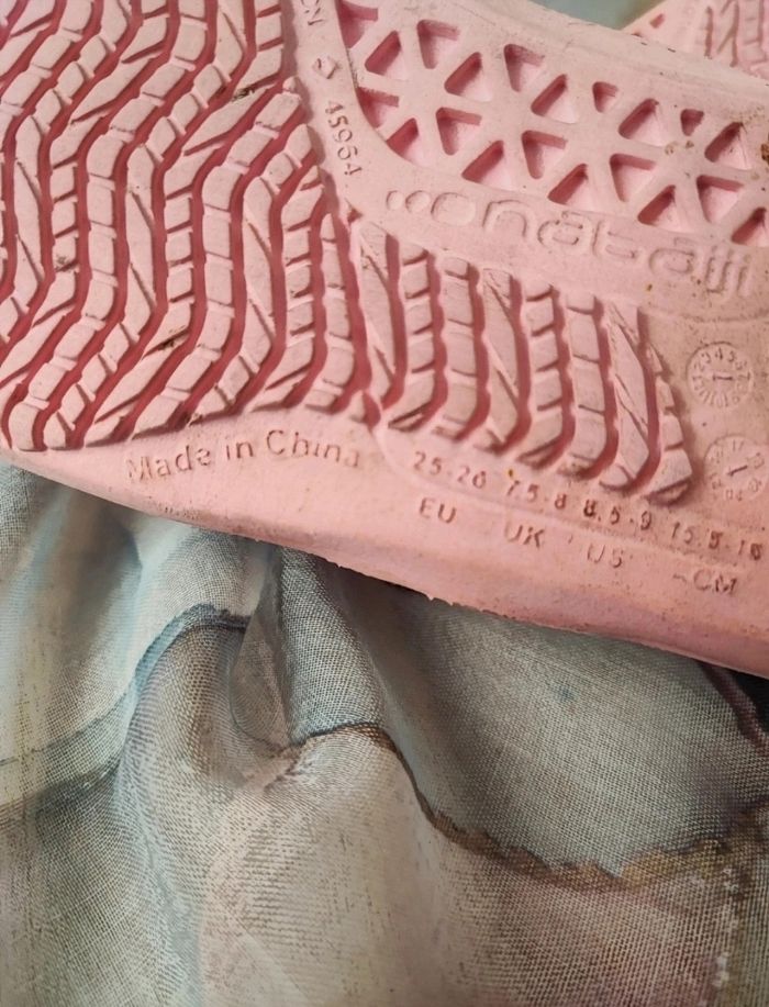 Claquettes piscine 25-26 - photo numéro 4