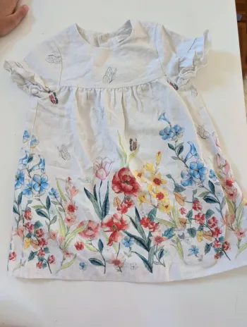 Robe Zara babygirl 3-4 ans à fleurs