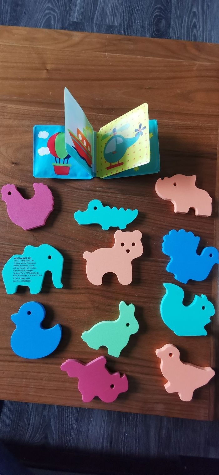 Jouets bain 1er âge neuf et livre - photo numéro 2