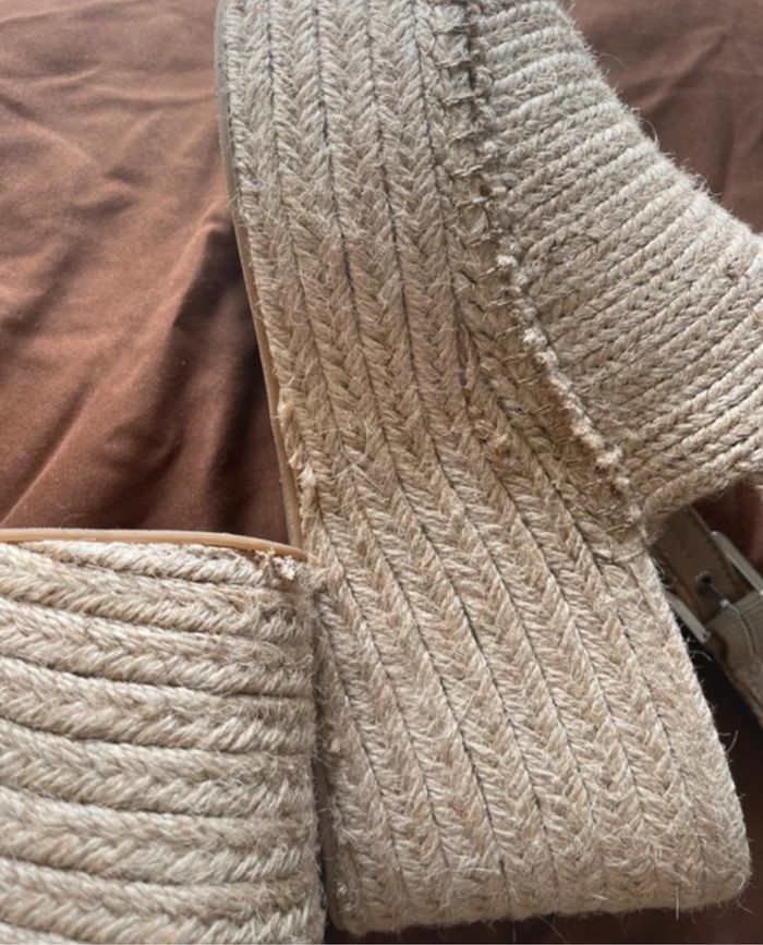 Sandales compensées beige tressées - photo numéro 4