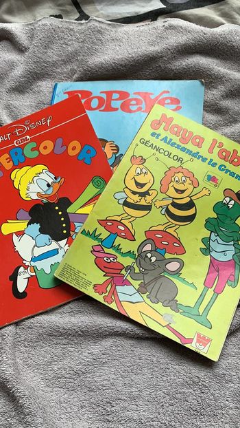 Lot de 3 coloriages des années 1980