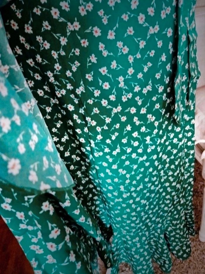 Jupe porte-feuille volantée verte fleurie Shein Taille M Neuve - photo numéro 5