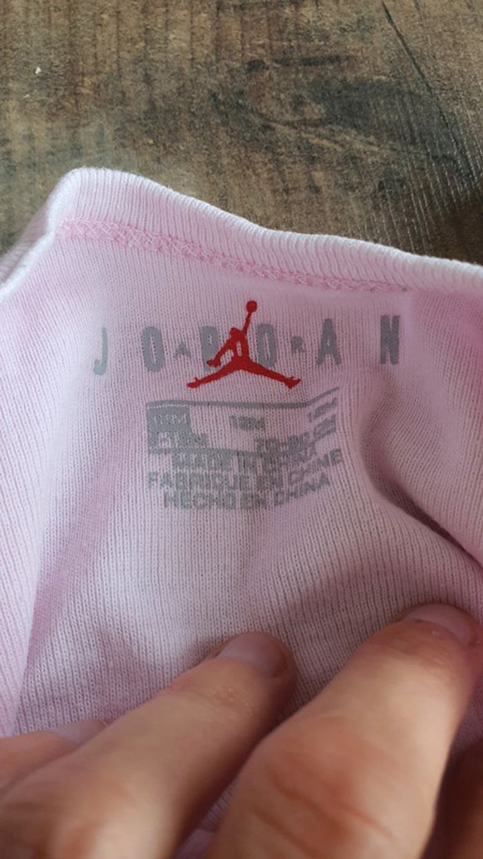 body Jordan 18 mois en très bon état - photo numéro 2
