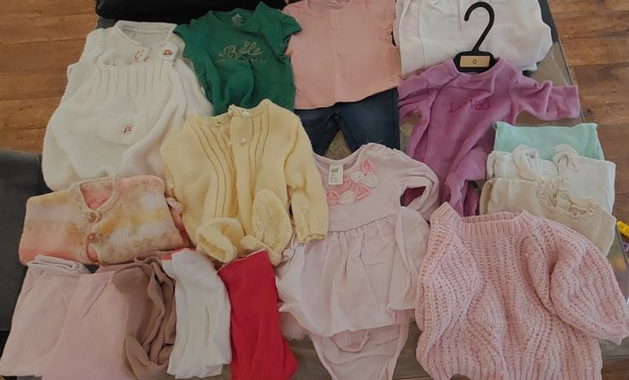 Lot de vêtements fille 0 à 3 moi