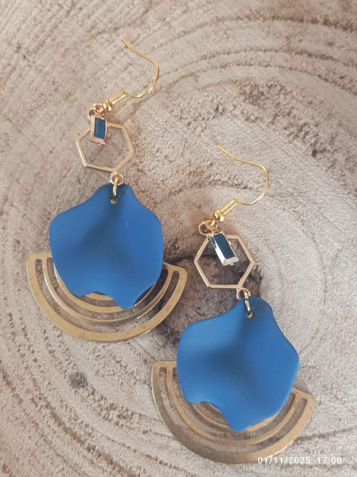 🌺 Boucle d'oreille doré &bleu - photo numéro 3