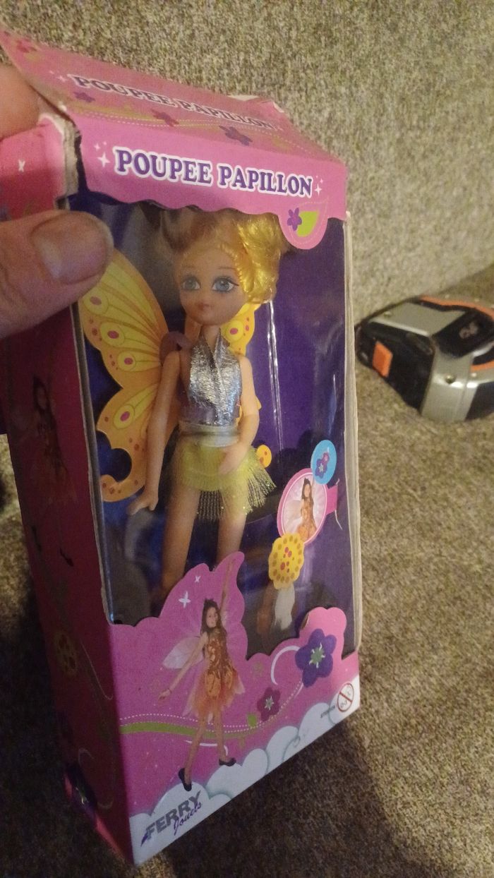 Poupée papillon 🦋 ferry neuf 20 cm - photo numéro 3