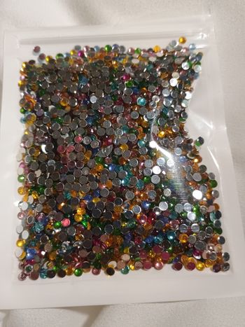 Grand sachet de strass multicolore