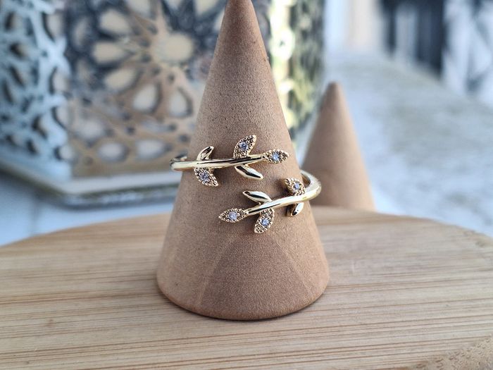 Bague ouverte dorée en forme de feuilles avec strass en acier inoxydable – Bague de fiançailles