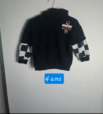 Sweat à capuche manche damier