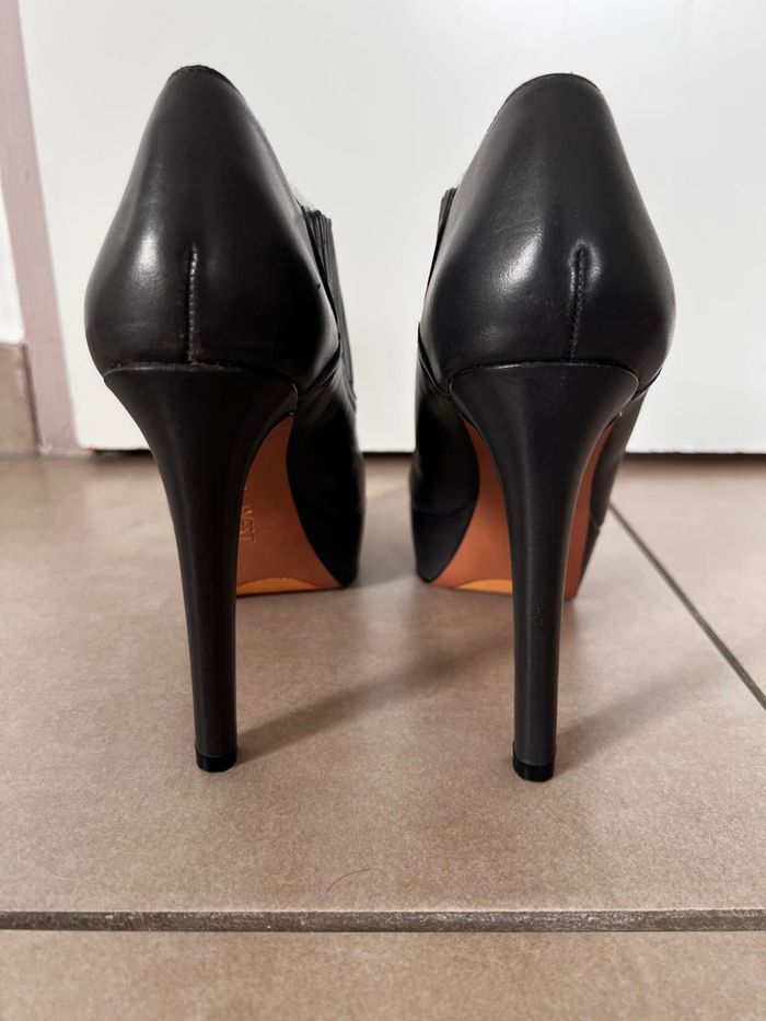 Chaussures a talon - photo numéro 2