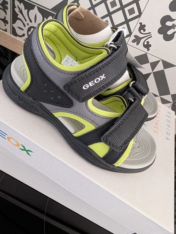 Sandales d'été garçon. Taille 26. Neuf. Geox 