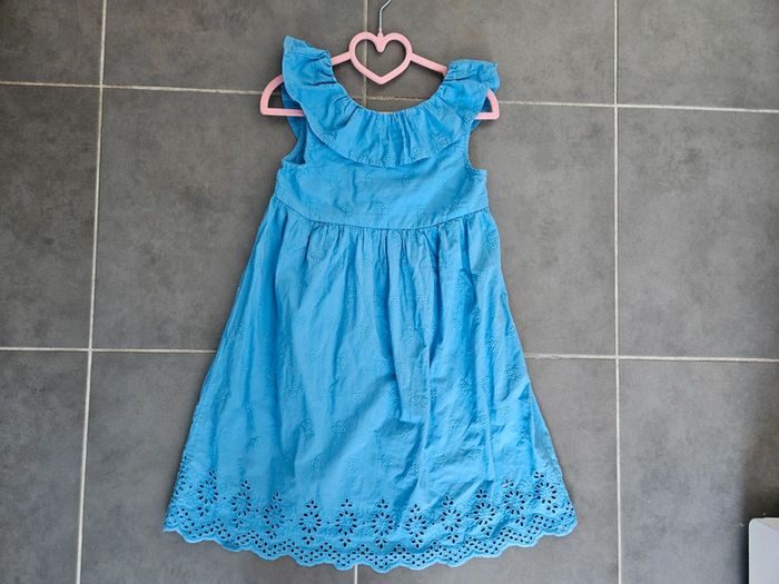 Robe Primark, taille 6-7 ans(122cm), portée 2-3 fois, Vraiment Comme Neuve