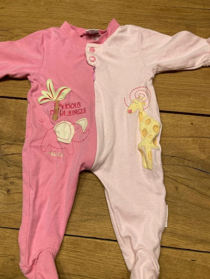 Lot accessoires / vêtements 1 mois - photo numéro 3