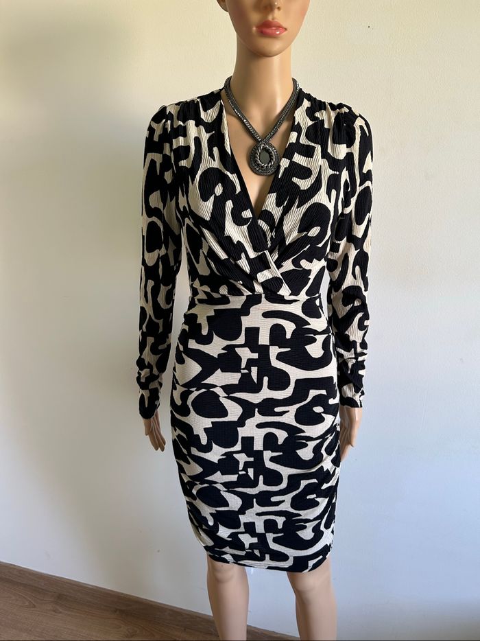 Robe noire et écrue neuve à manches longues Morgan taille 34