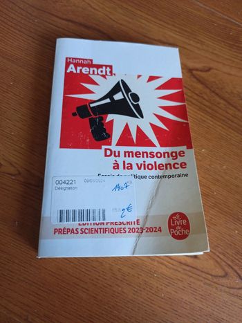 Livre du mensonge à la violence