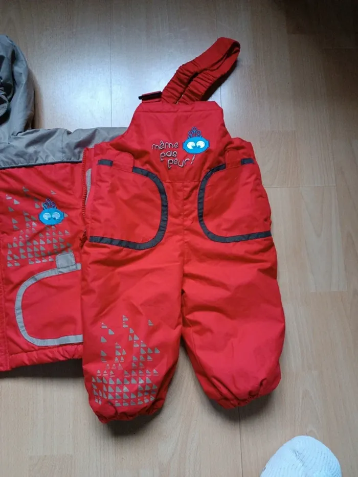 Manteau+ salopette de ski - photo numéro 2