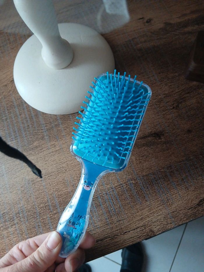 Brosse à cheveux neuf stitch - photo numéro 3