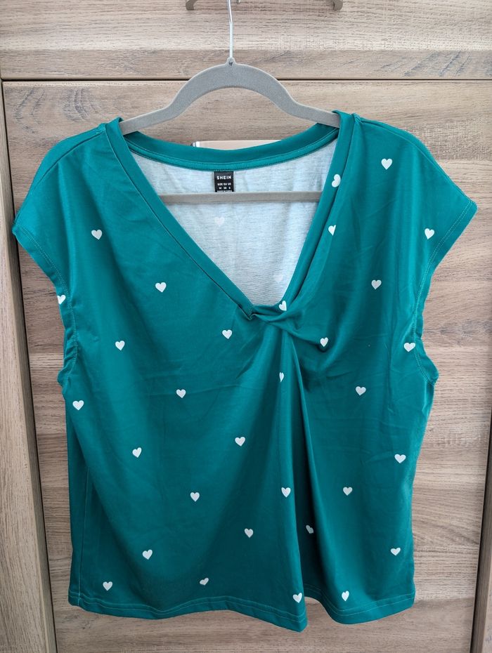 T-shirt à coeur Neuf jamais porté - photo numéro 2