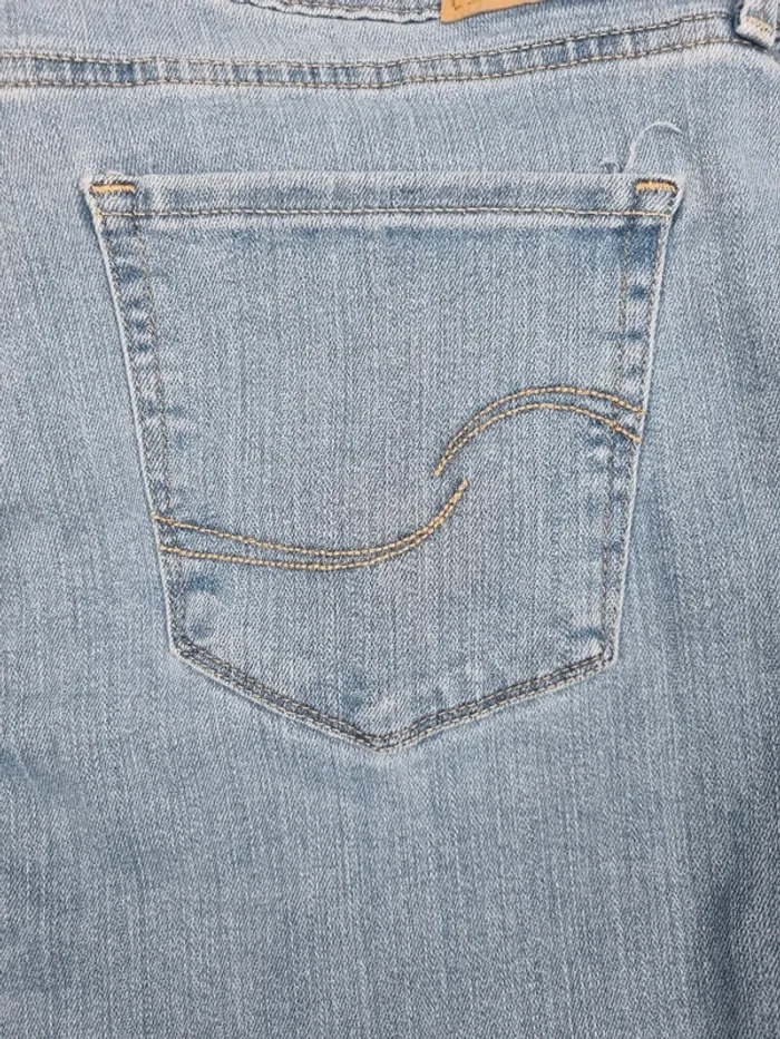 Jean Levi’s Signature Skinny Bleu Ciel – Taille 46 Femme (mesures en photos) - photo numéro 4
