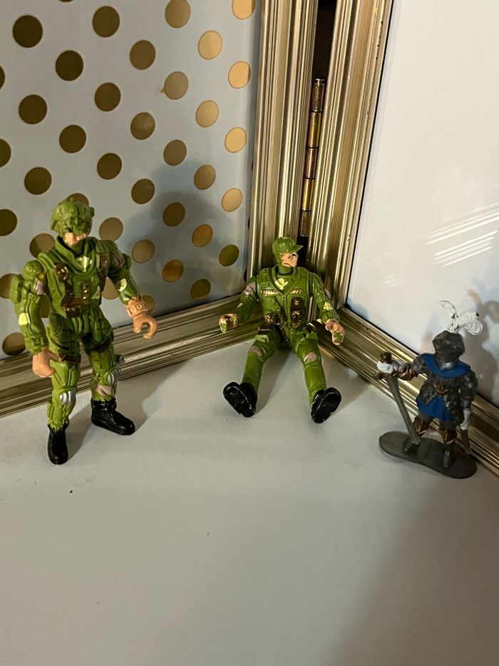 Lot de 3 personnages militaires et chevaliers