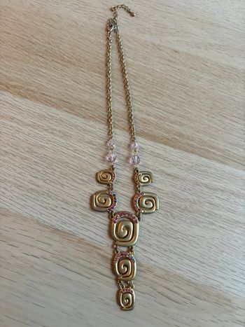 Collier doré et rose
