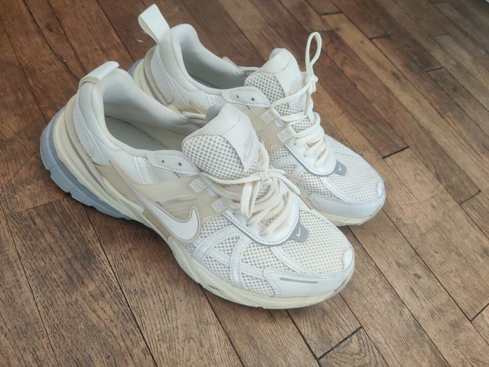 Nike V2K Run Femme 42,5 - photo numéro 2